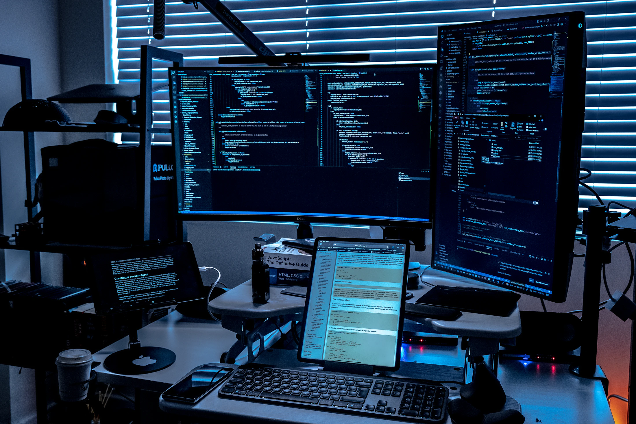 Frontend code running across a working multi-screen setup